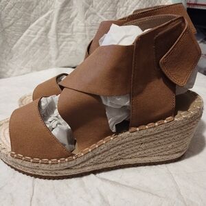 Eileen Fisher Honey sandal